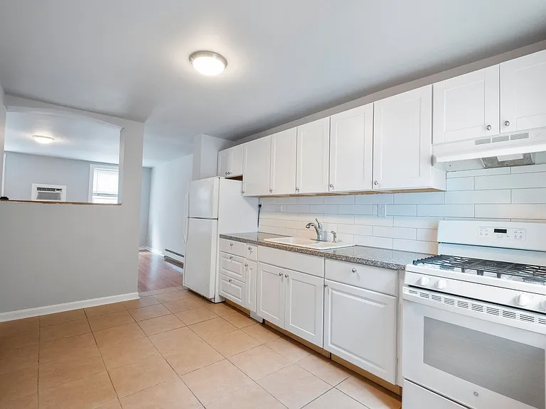 1621 Ogden St — Photo 9