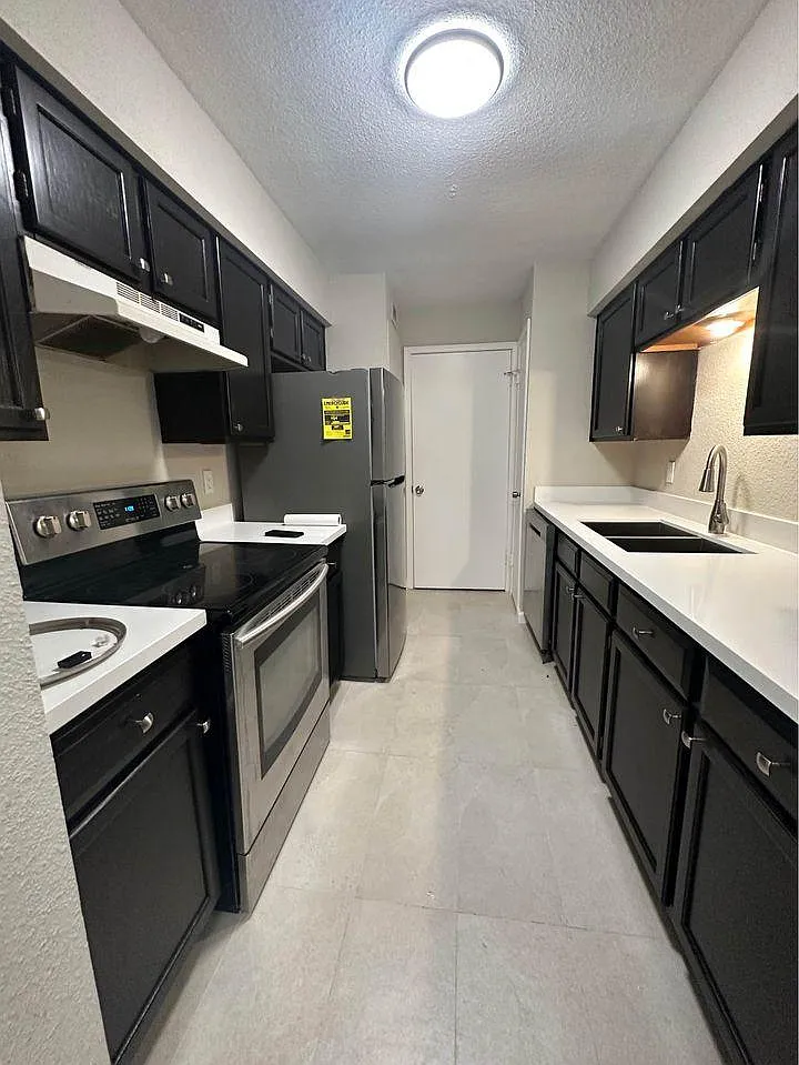 2 bed, 1068 sqft, $1,400 — Photo 3