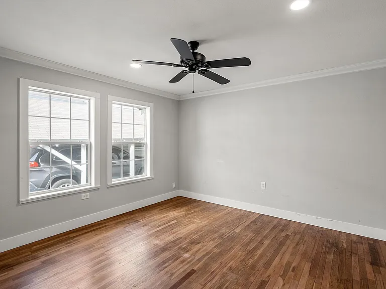 2704 Herring Ave — Photo 16