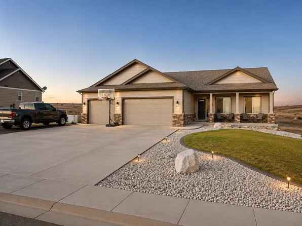 202 Huntington Dr, Gillette, WY 82718