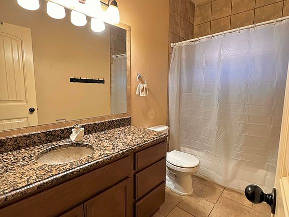 3rd image of 3305 Garden Point Dr