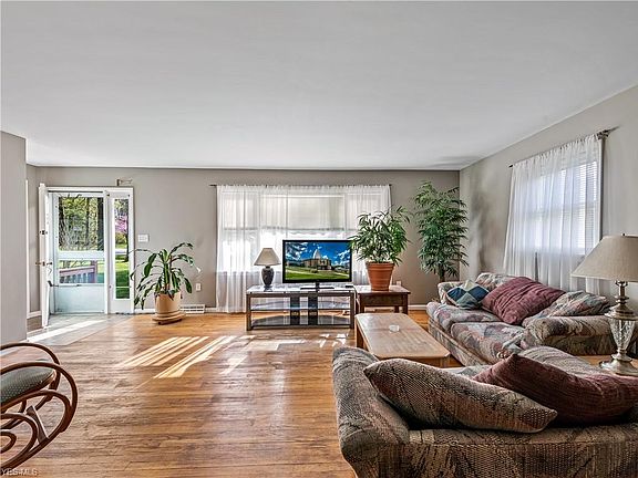 4th image of 1031 Norton Dr