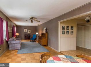 126 Terrace Rd, Levittown, PA 19056