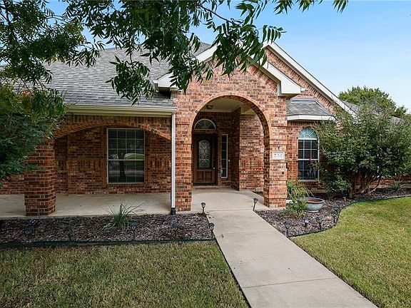 4th image of 335 Love Bird Ln