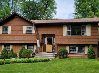 2 Manu Trl, Byram Township, NJ 07821