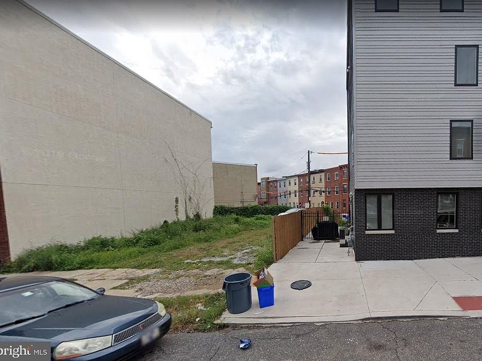 2nd image of 1640 Francis St