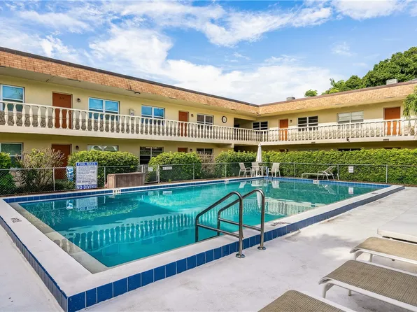 923 22nd Pl APT 210, Vero Beach, FL 32960