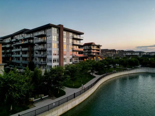 2231 W Mahogany Blvd SE #303, Calgary, AB T3M 3E1