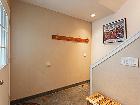3rd image of 154 Dunlop Ct