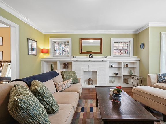 5th image of 5700 N Artesian Ave #1N
