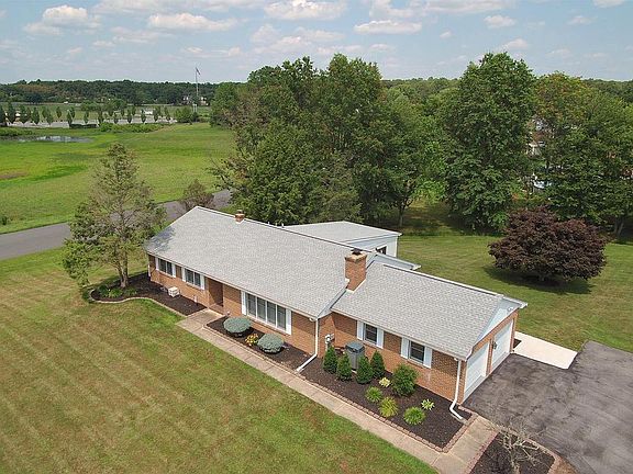 2nd image of 30 Valerie Dr