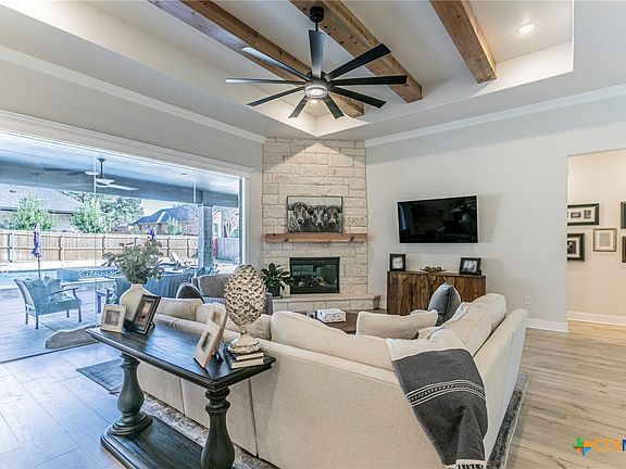 4th image of 111 Lago Viento Ln
