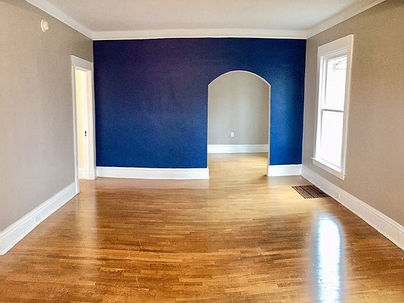 2nd image of 939 Jackson St NW