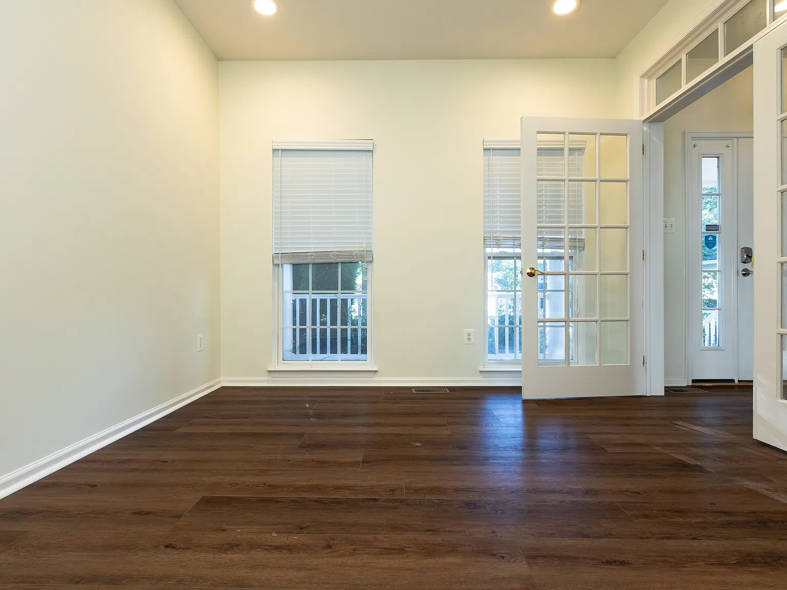 3 bed, 3.5 bath, 3176 sqft, $3,600 — Photo 3