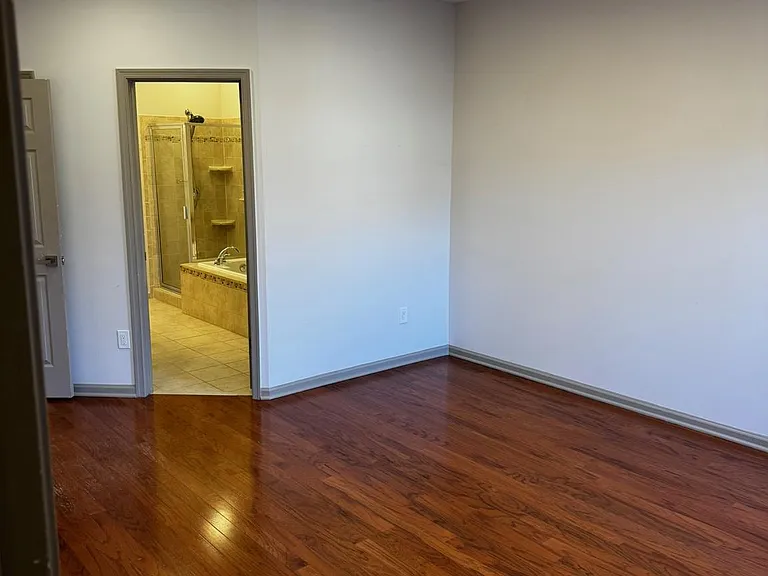 20240 Macglashan Ter #2203 — Photo 34
