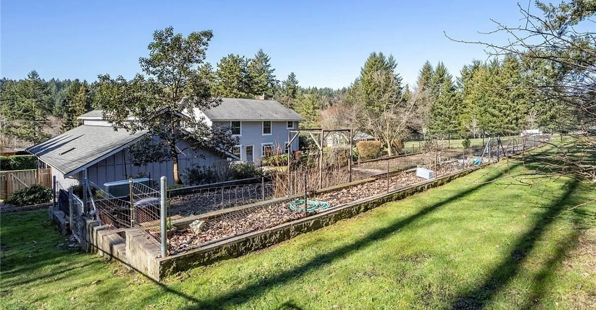 9721 Crescent Valley Dr NW — Photo 4