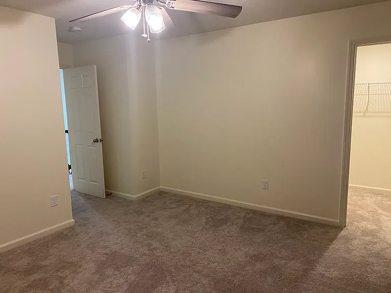 2630 Sheek Rd — Photo 29