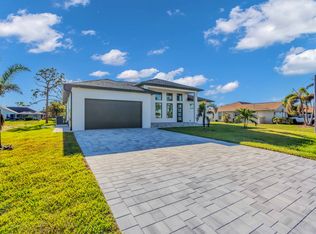6 Long Meadow Ln, Rotonda West, FL 33947
