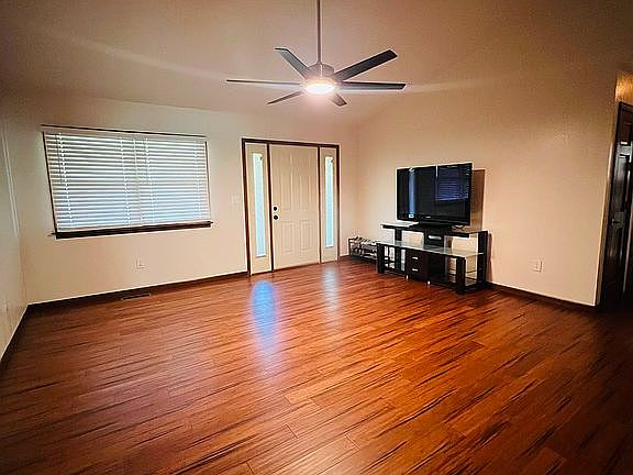 4th image of 728 Deerfield Dr