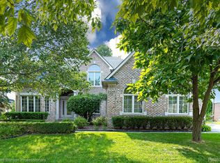55077 Hearthside Dr, Shelby Township, MI
