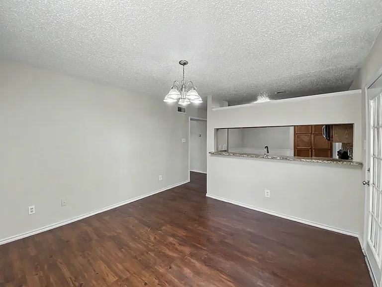 2202 Prairie Creek Trl — Photo 13