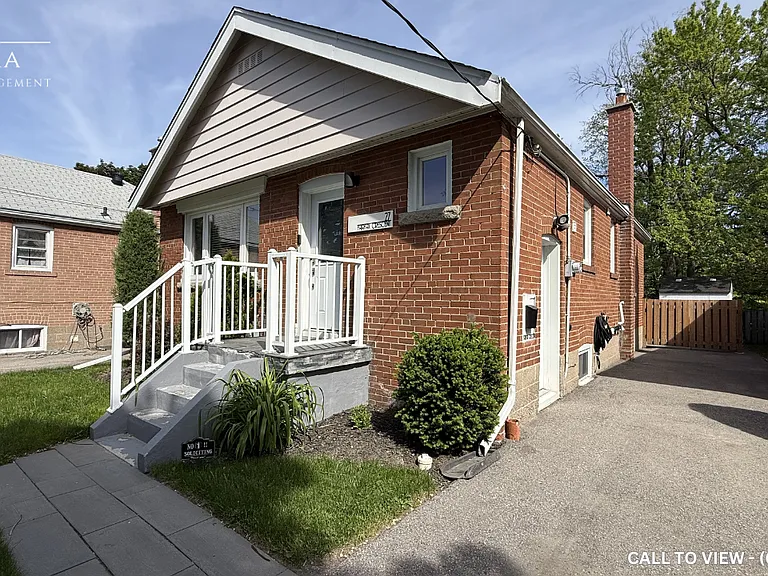 27 Fairfax Cres #1 — Photo 12
