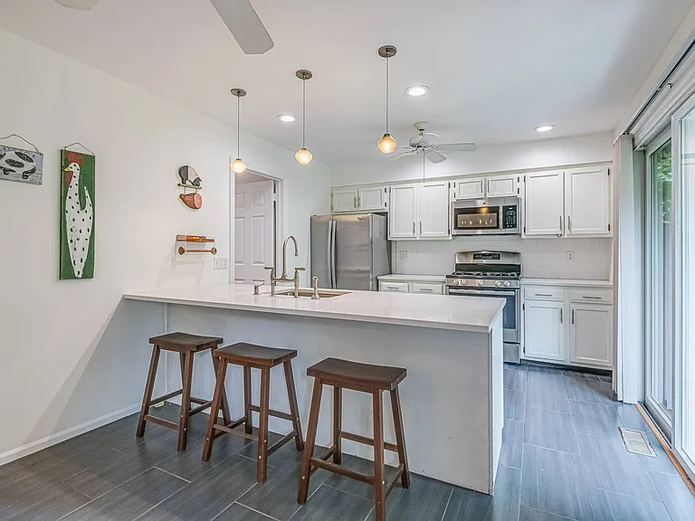 570 Hampton Rd #28 — Photo 8