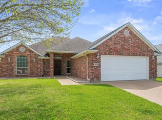 5305 Winchester Dr, Bryan, TX 77802