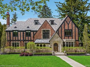 1900 Strathcona Dr, Highland Park, MI 48203