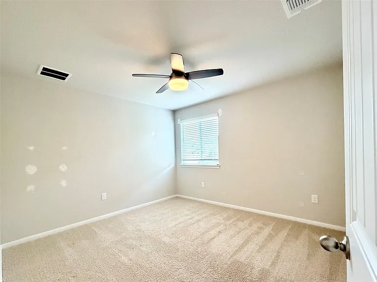 10502 Fulton Ave — Photo 24