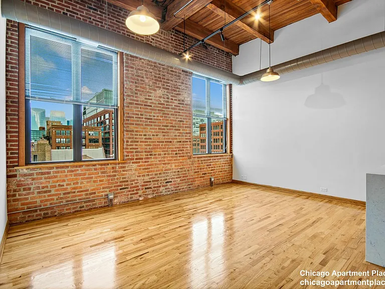 216 N May St #101 — Photo 1