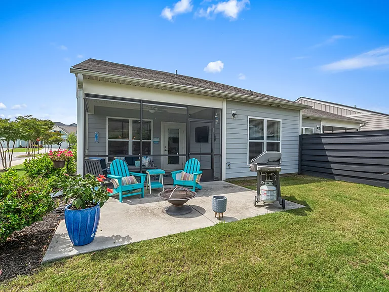 6041 Campanella St — Photo 35