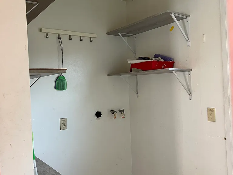 Laundry hook up (washer & dryer not included)