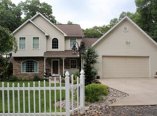 56 Hill Terrace Dr, Pottsville, PA 17901