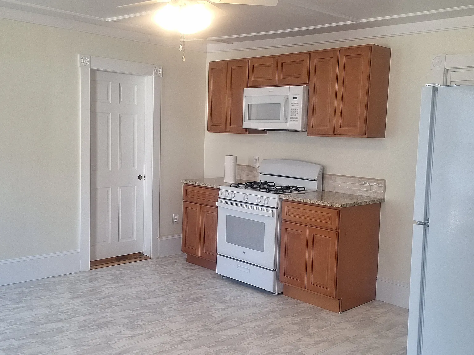 417 Main St — Photo 1