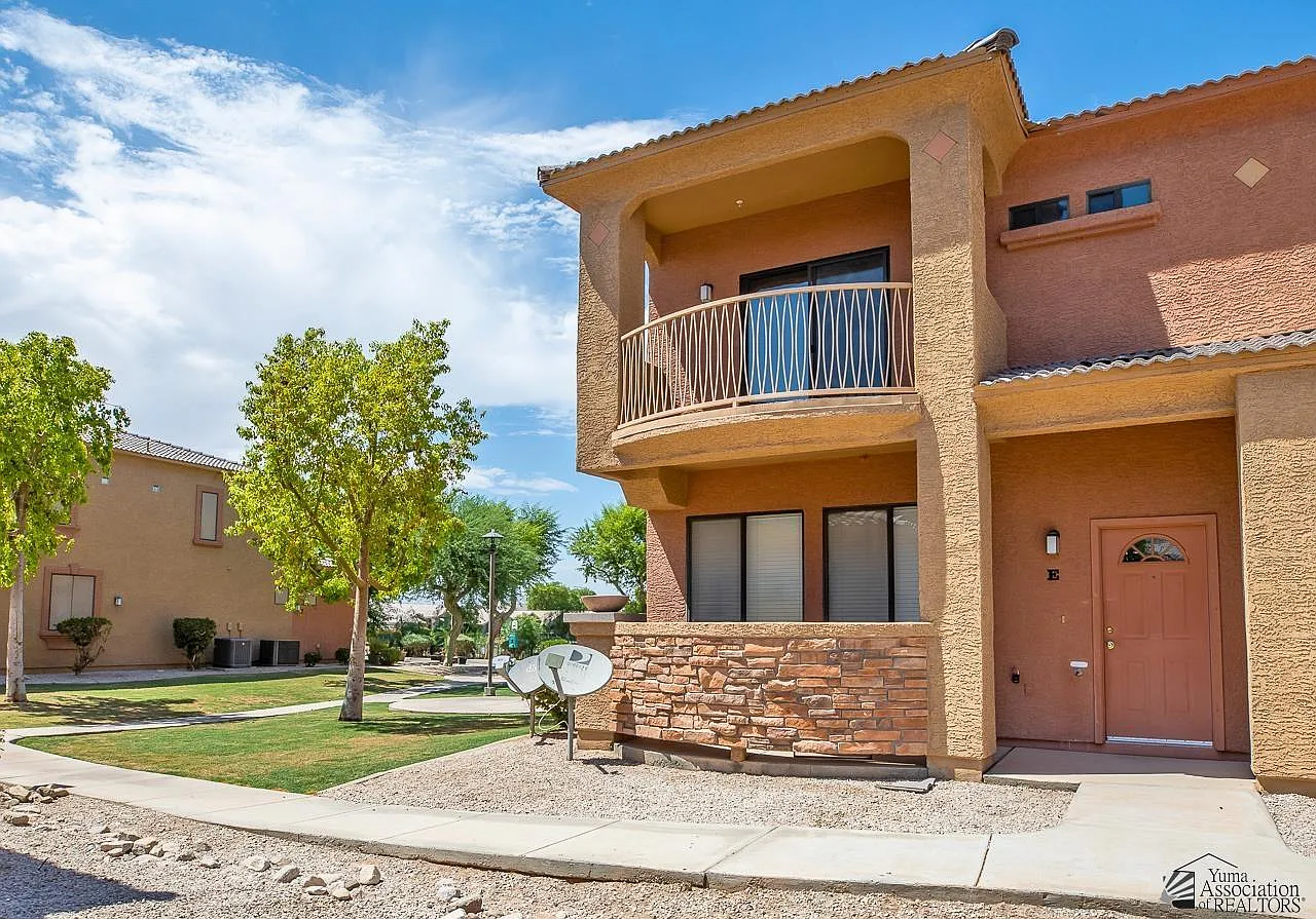 3 bed, 2.5 bath, 1472 sqft, $1,550 — Photo 1