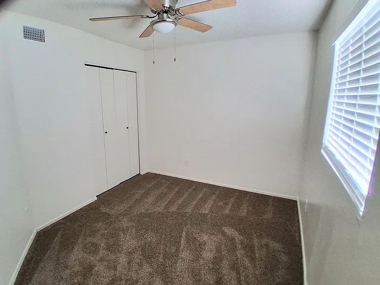 1715 E. Pepper Circle — Photo 8