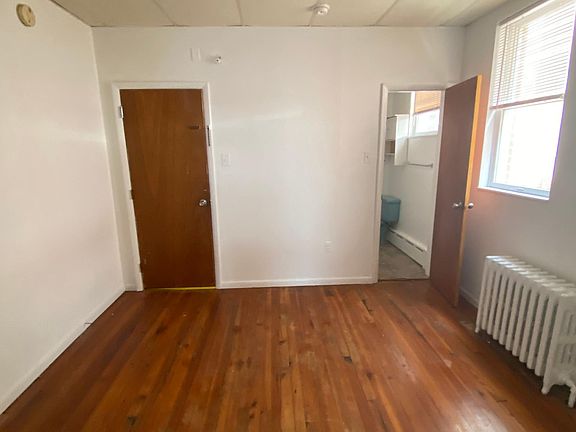 2nd image of 1621 S 8th St Floor 2