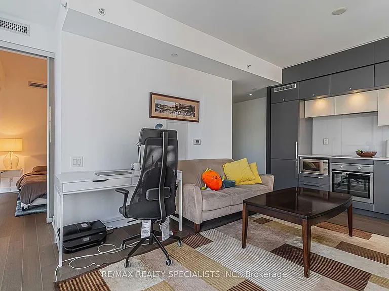 15 Grenville St #609 — Photo 29
