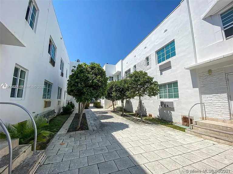 8415 Harding Ave #5 — Photo 24