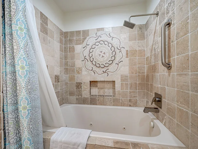 1358 W Meadow Green Ln — Photo 31