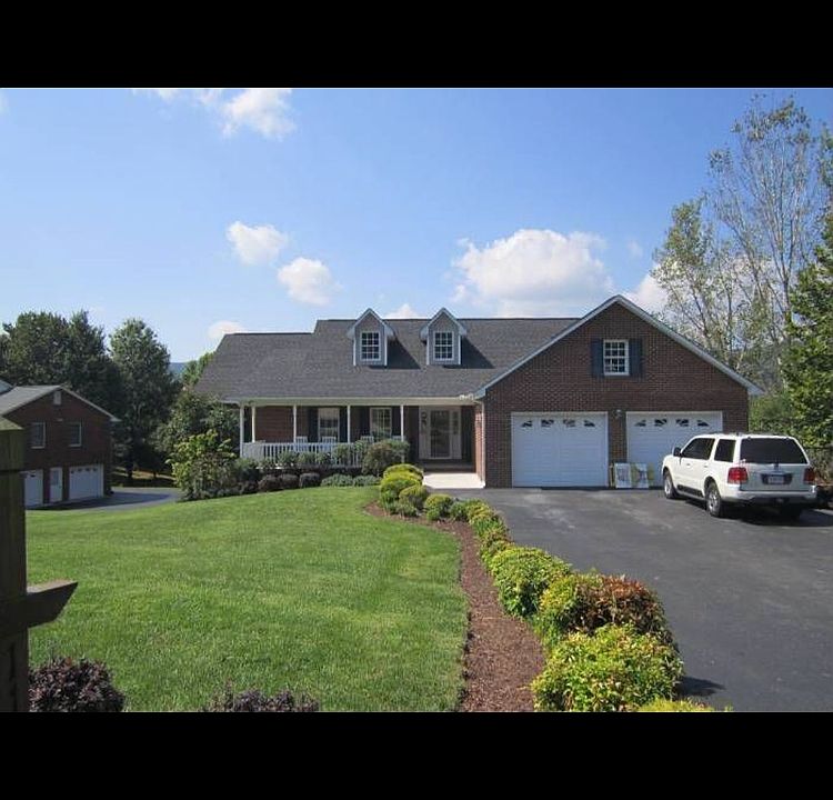 1st image of 111 Pinehurst Dr