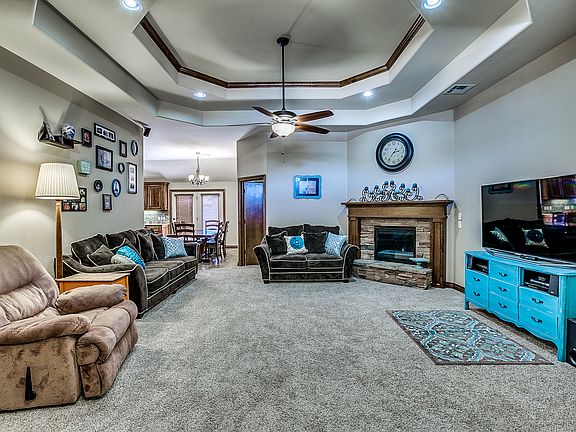 5th image of 542 W Pine Rose Court Way