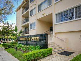 Beverly La Peer