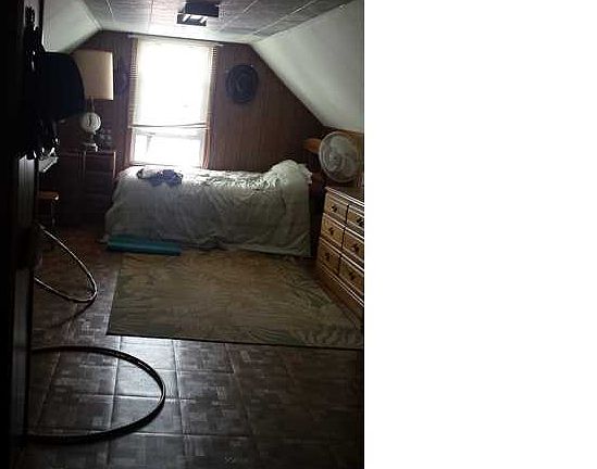 3rd image of 322 Hastings Ave