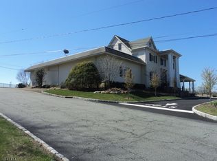 49 Whippany Rd, Whippany, NJ 07981