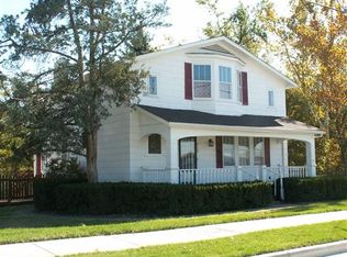 21 Old State Rd, Ellisville, MO 63021