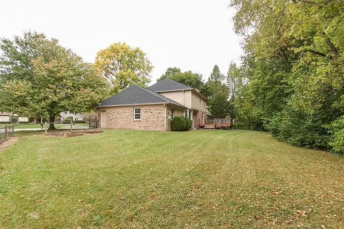 1537 Spruce Ct — Photo 17