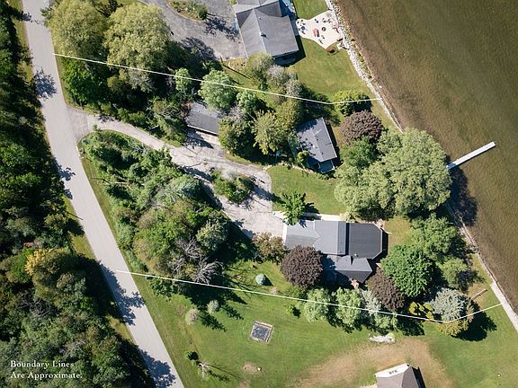 4th image of 1537 Cove Rd