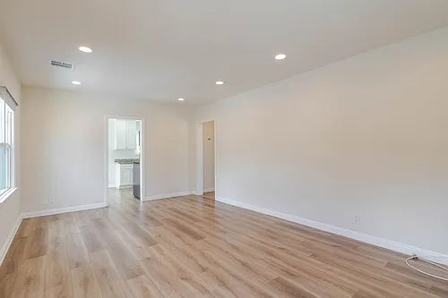 1466 Stanley Ave Photo 1